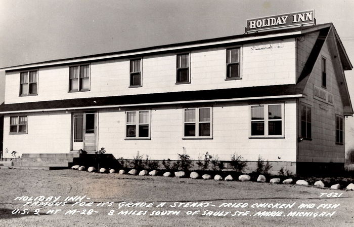 Holiday Inn - Old Postcard